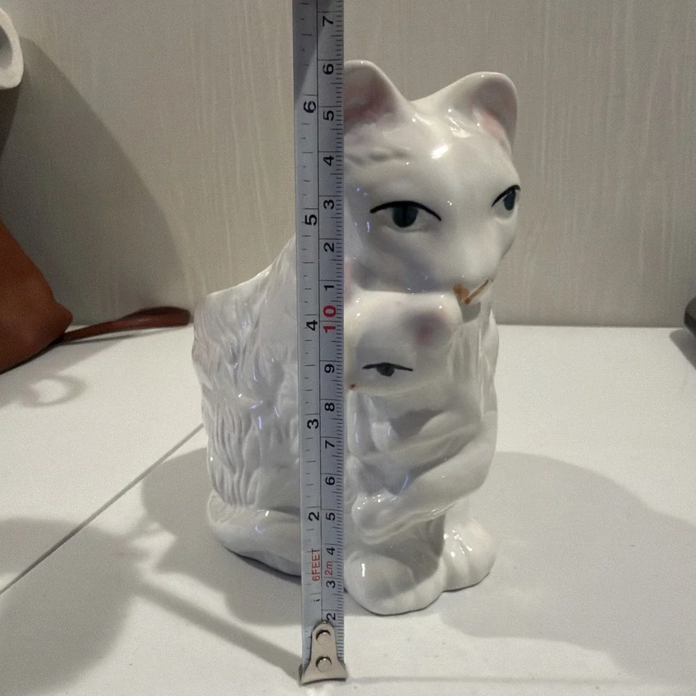 Vtg Persian Momma White Cat Carrying Kitten‎ Ceramic Figurine Planter